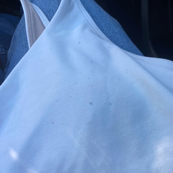 Selling my align tank size 6. Lightly used just had some mild pilling. - Picture 4 of 5